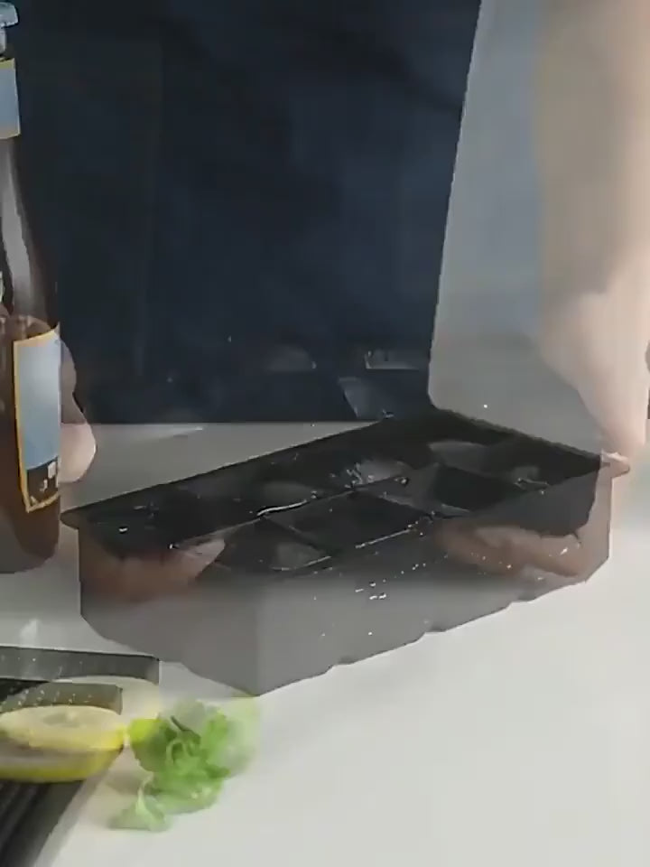 Silikonová forma na led   –  kostkty ledu do drinků, koktejlů a whisky