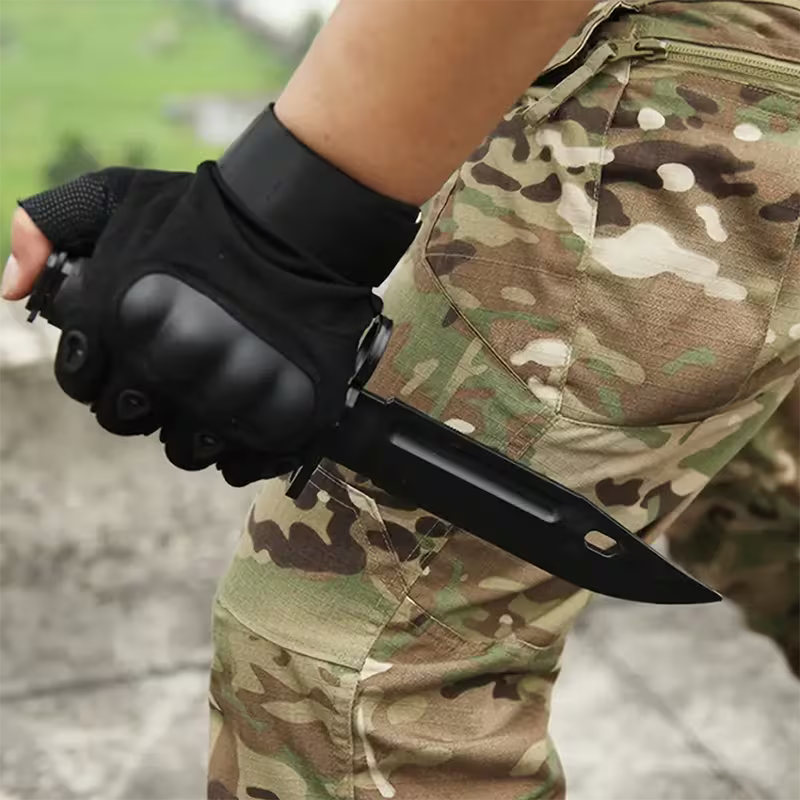 Žertovný gumový nůž